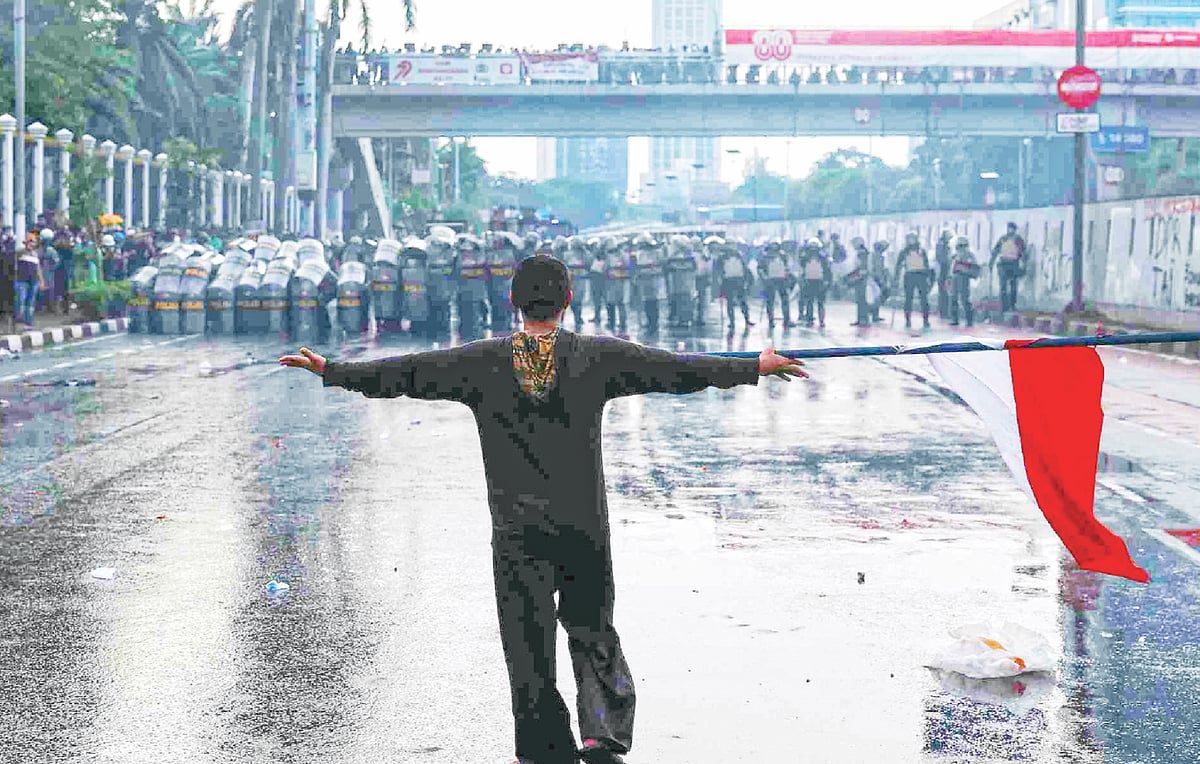সাংবাদিক তুহিন হত্যা: কে এই গোলাপী, কী কারণে গ্রেপ্তার